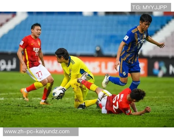 亚冠激战广州恒大对阵蔚山现代全力争夺小组出线权