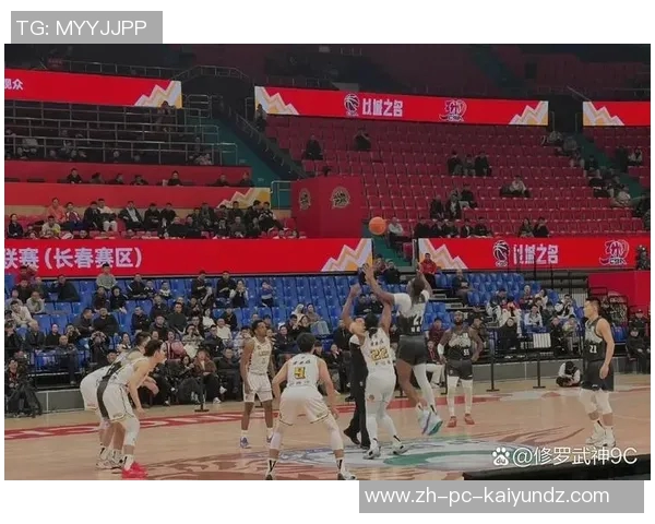 CBA精彩对决北京队迎战福建队争夺季后赛席位的关键战役 CBA精彩对决北京队迎战福建队争夺季后赛席位的关键战役